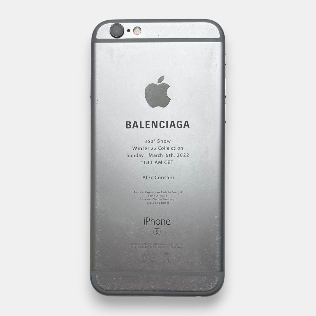 Balenciaga Winter 22 360° Show Invitation iPhone, Alex Consani