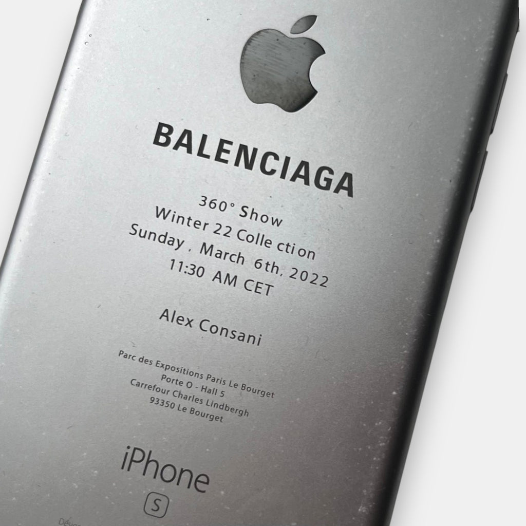 Balenciaga Winter 22 360° Show Invitation iPhone, Alex Consani