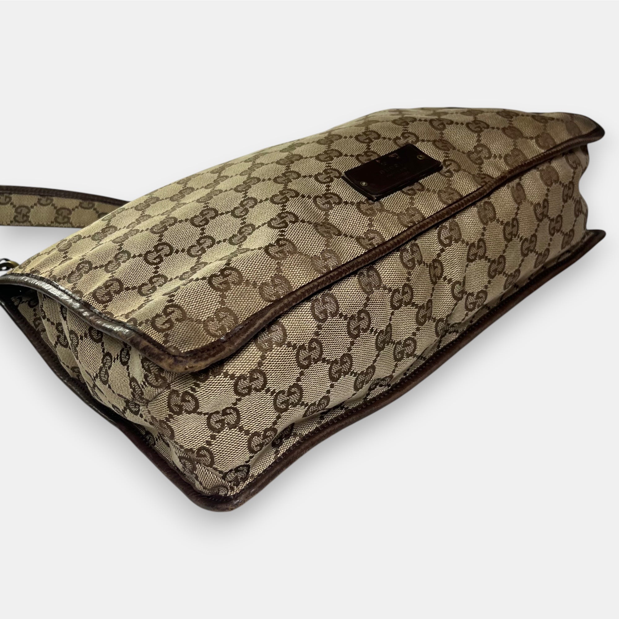 Gucci Messenger Bag GG canvas Gold Metal Hardware