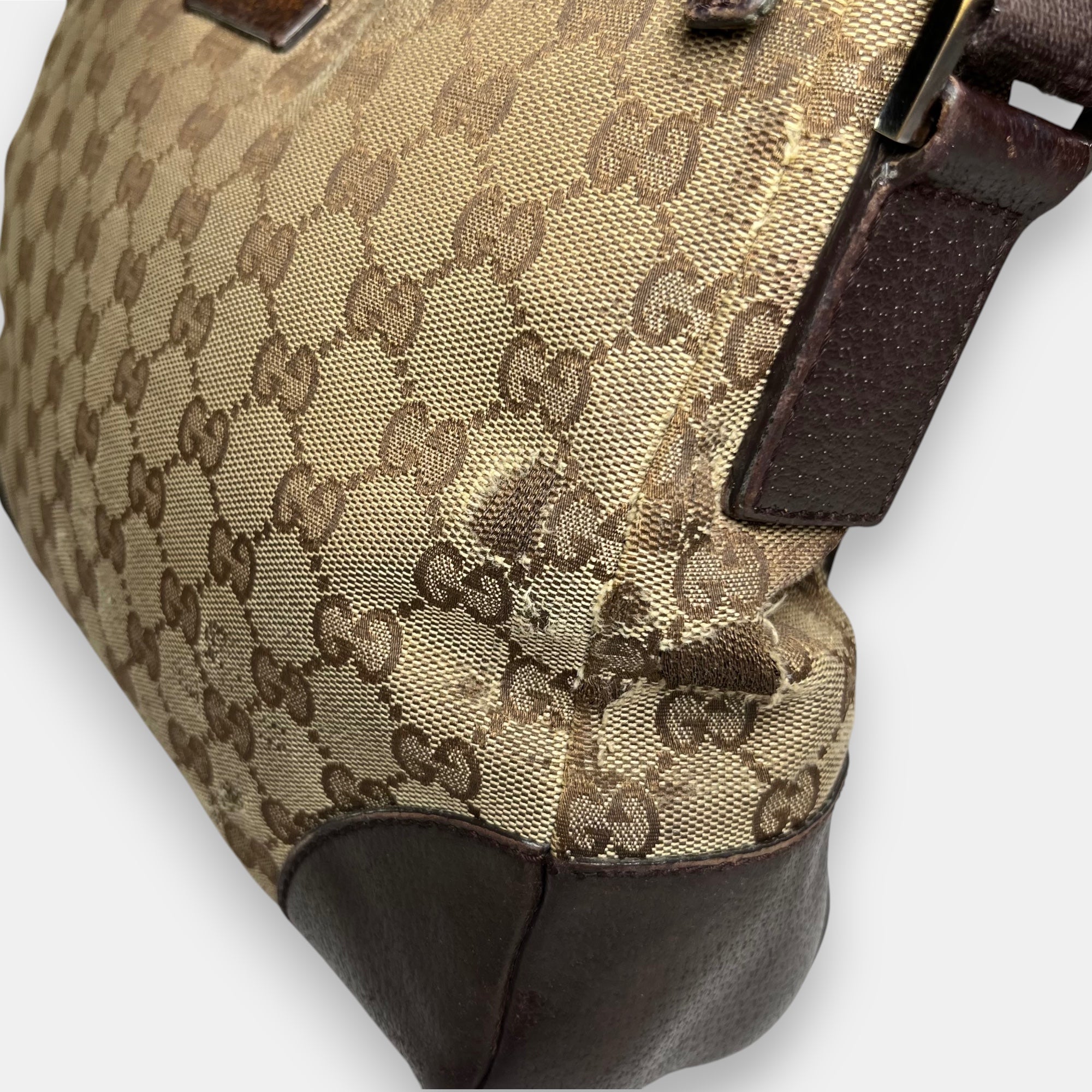 Gucci GG Canvas Shoulder Bag Beige Silver Hardware w. Original Papers
