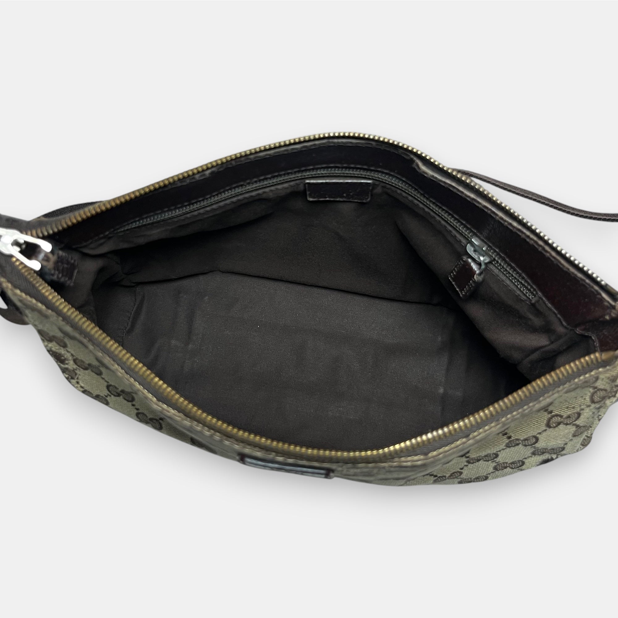 Gucci GG Canvas Shoulder Bag Beige Silver Hardware w. Original Papers