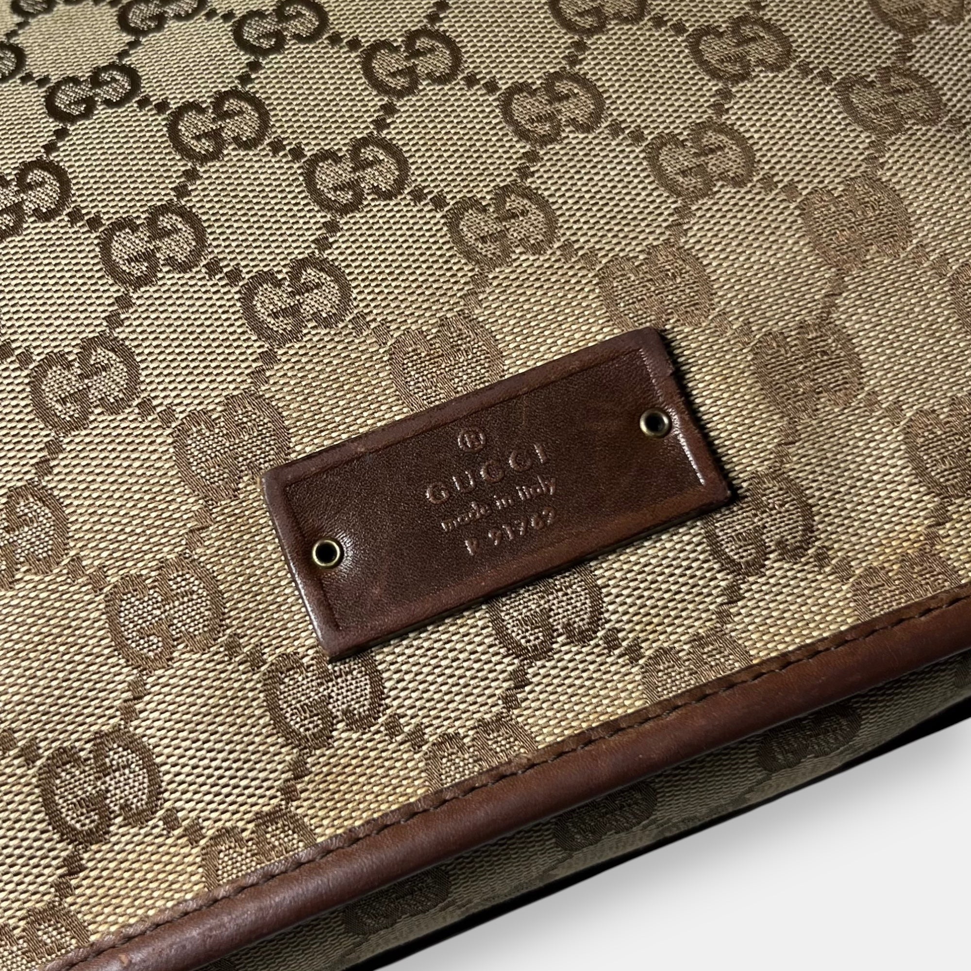 Gucci Small Messenger Bag GG canvas Gold Metal Hardware