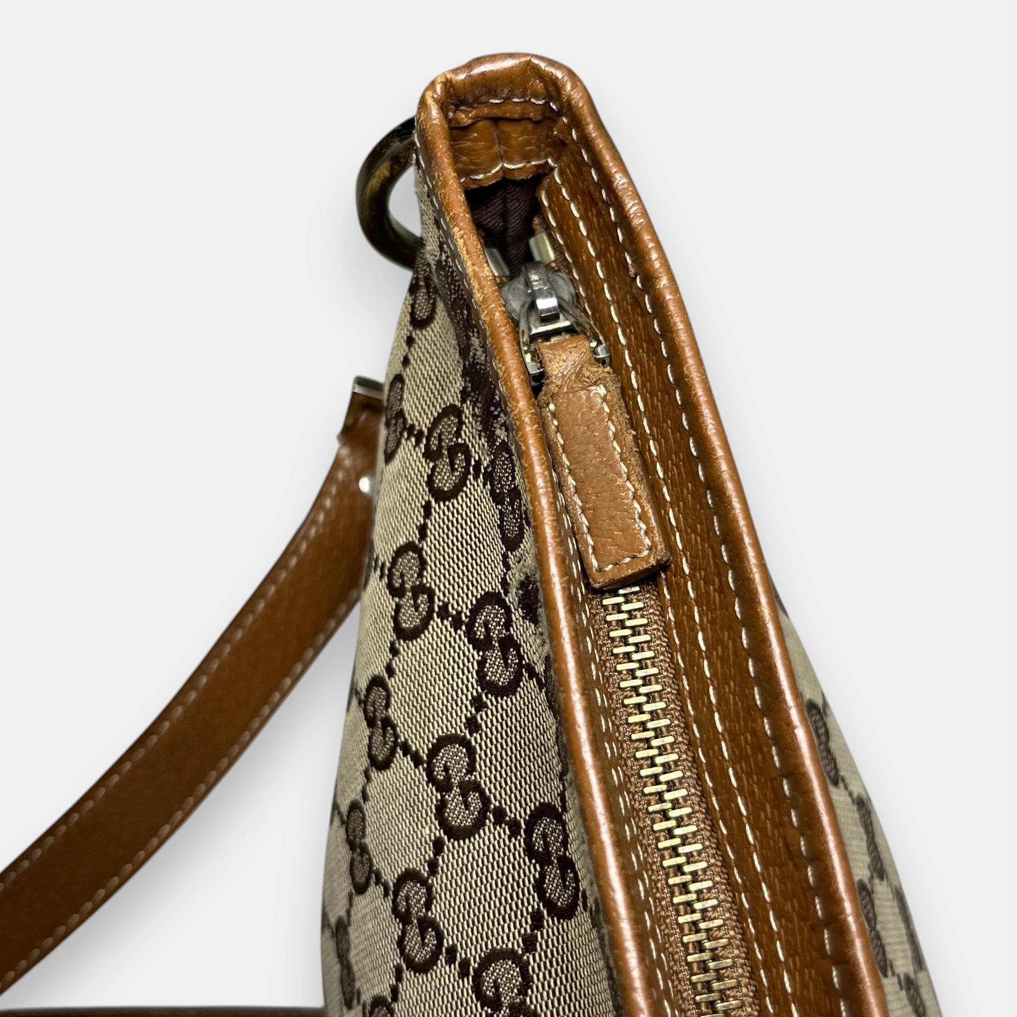 Gucci Shoulder Bag GG Canvas
