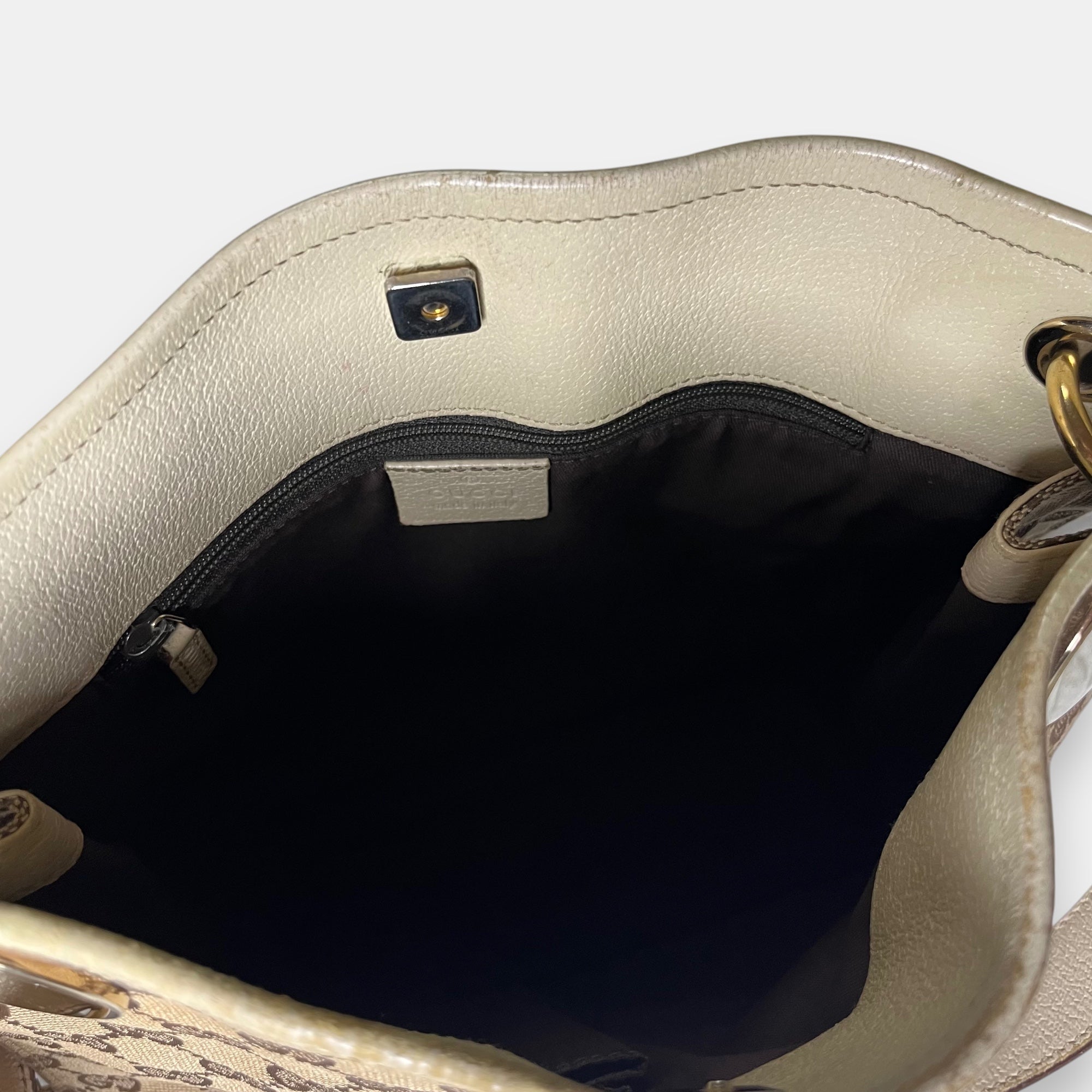 Gucci Ugly 88 Vinted Likes Bag White Metal Circles
