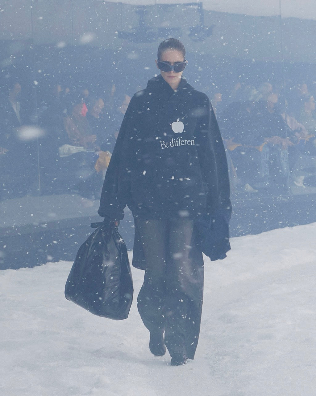 Balenciaga Winter 22 360° Show Invitation iPhone, Alex Consani