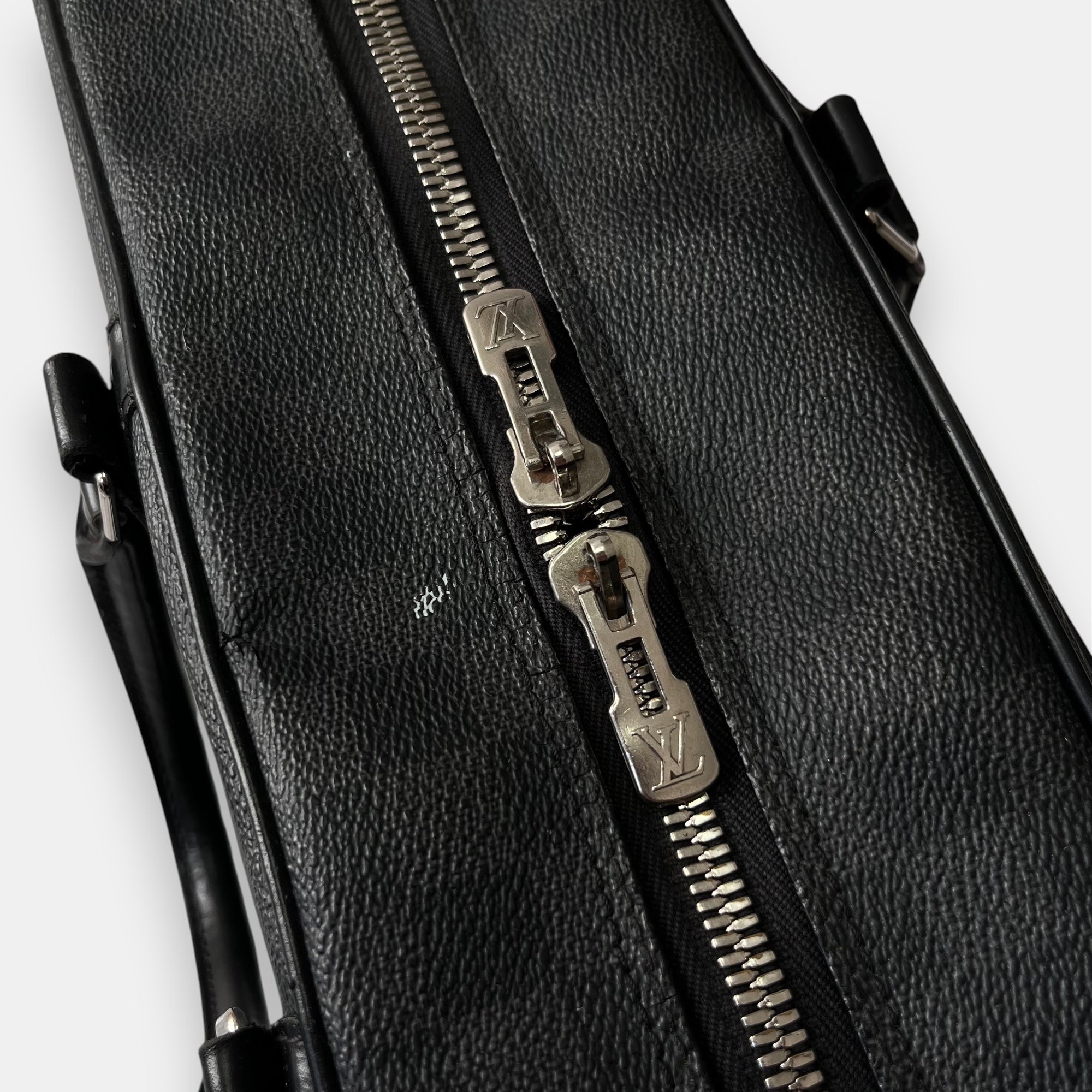 Louis Vuitton PDV GM Damier Graphite "Porte Documents Voyage" 2010