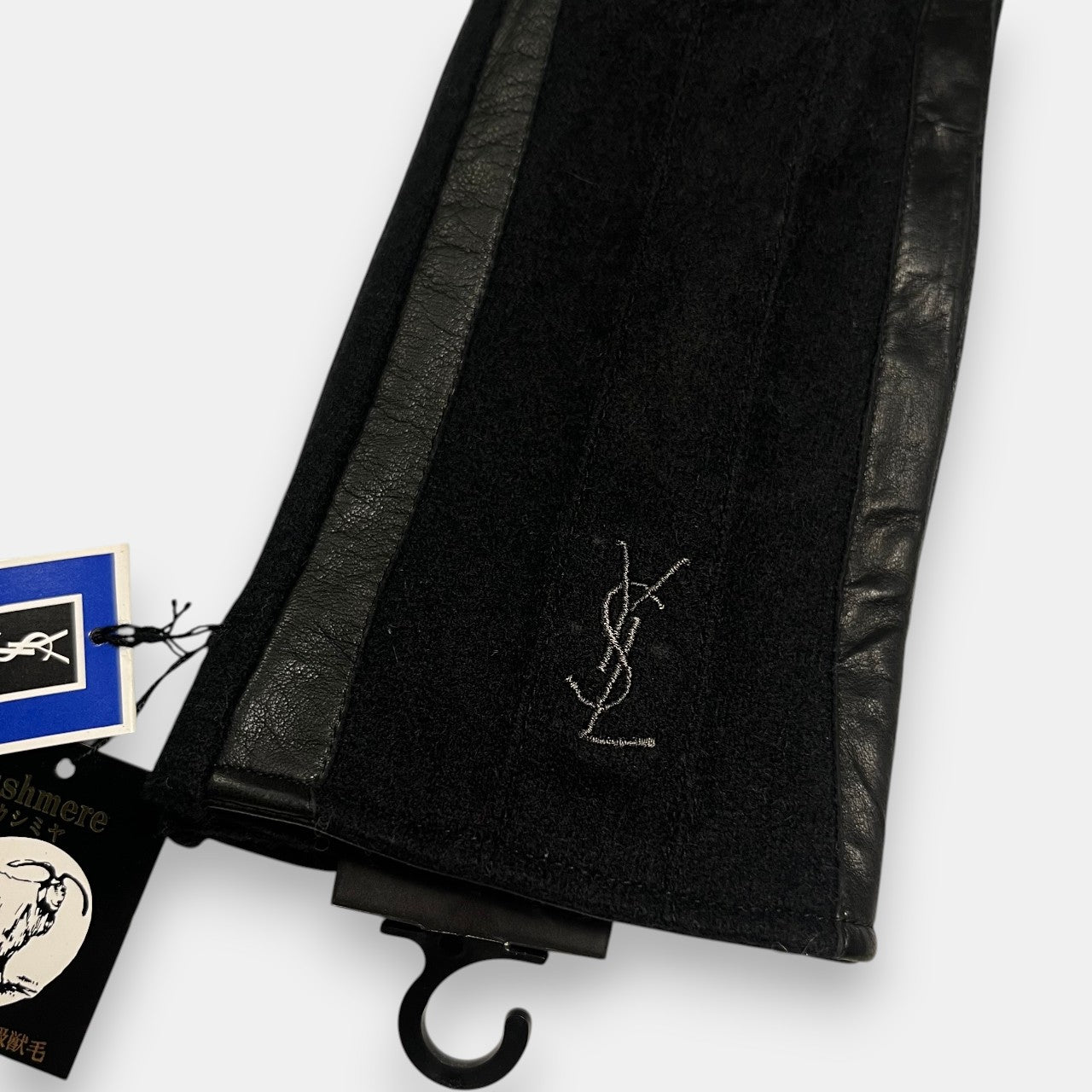 Yves Saint Laurent Gants Cashmere Gloves